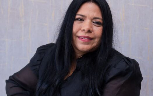 foto profesional angeles martinez asesora inmobiliaria en los cabos