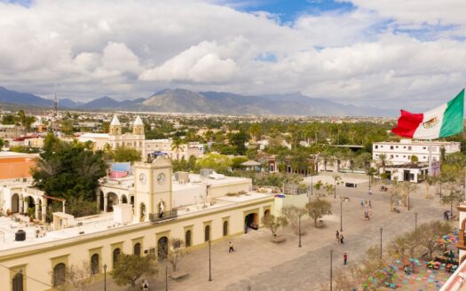 Vista comparativa de San José del Cabo y Cabo San Lucas, Los Cabos.