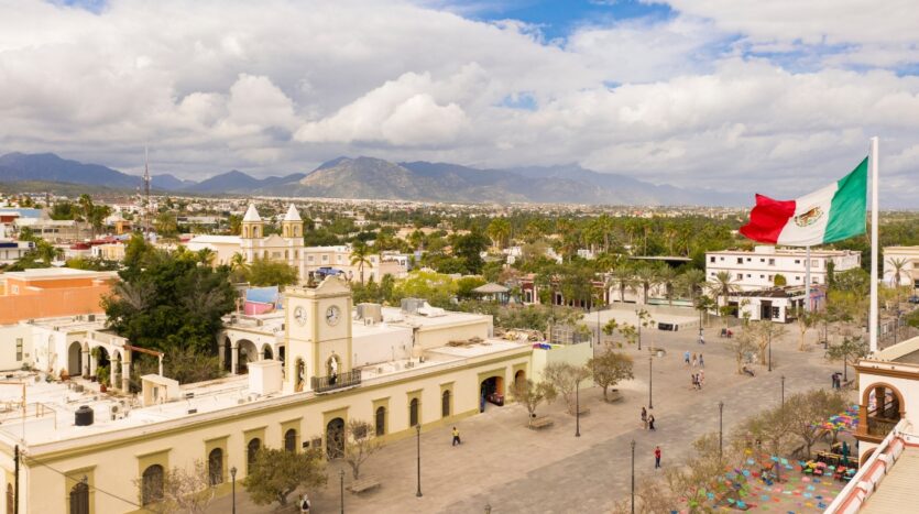Vista comparativa de San José del Cabo y Cabo San Lucas, Los Cabos.
