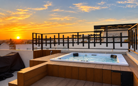 Departamento amueblado en venta en Cabo San Lucas con rooftop privado | Albatros Coromuel